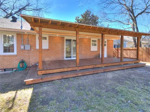 Exterior - 1021 W Apache St, Norman, OK 73069 photo 9 of 13