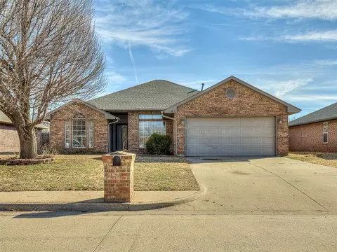 4813 Smoking Oaks Dr, Yukon, OK 73099