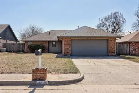 308 Choctaw Pl, Yukon, OK 73099