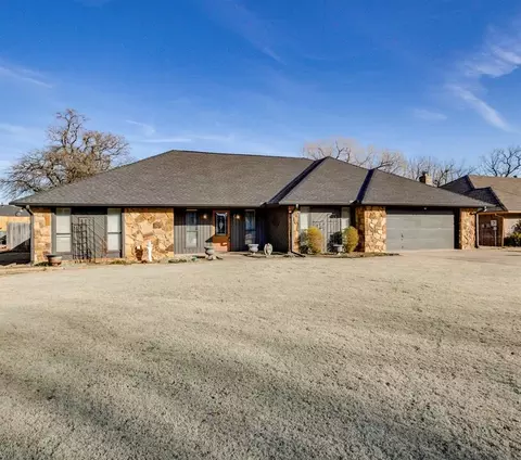 2304 N Brookdale Ave, Edmond, OK 73034