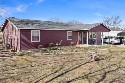 1820 W 14th St, Sulphur, OK 73086