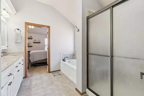 Bath - 3305 Sharon Dr, Moore, OK 73160 photo 1 of 6