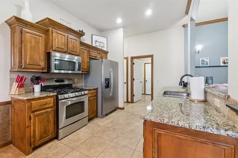 Kitchen - 3305 Sharon Dr, Moore, OK 73160 photo 5 of 6