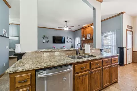 Kitchen - 3305 Sharon Dr, Moore, OK 73160 photo 6 of 6