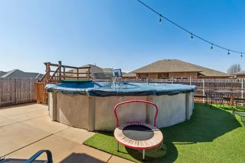 Exterior - 3305 Sharon Dr, Moore, OK 73160 photo 4 of 8
