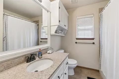 Bath - 3305 Sharon Dr, Moore, OK 73160 photo 5 of 6