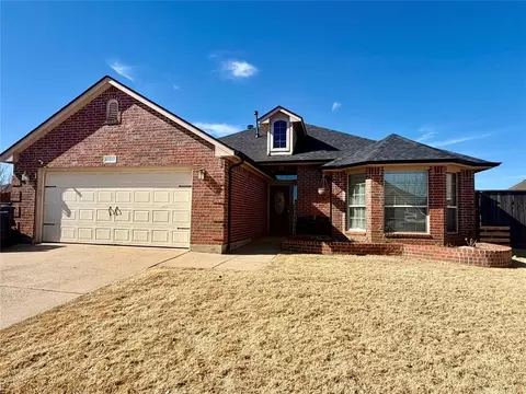 10017 SW 23rd St, Yukon, OK 73099