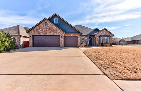 3217 Skye Ridge Dr, Norman, OK 73069