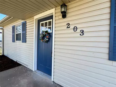 203 E Green St, Meeker, OK 74855