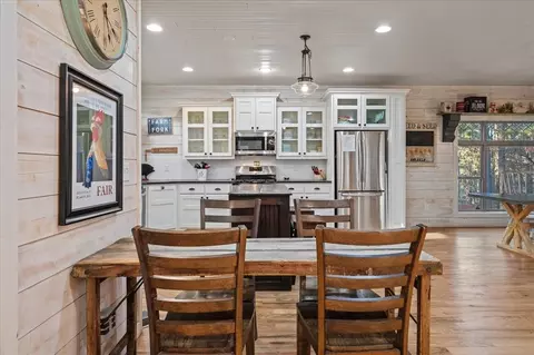 Dining - 109 Mountain Pine Trl, Broken Bow, OK 74728 photo 1 of 4