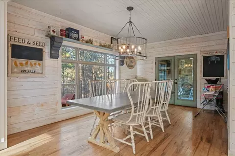 Dining - 109 Mountain Pine Trl, Broken Bow, OK 74728 photo 2 of 4