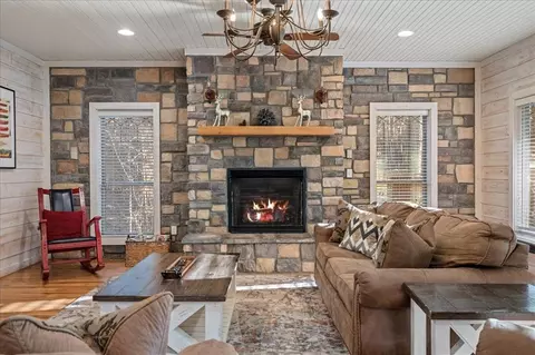 109 Mountain Pine Trl, Broken Bow, OK 74728