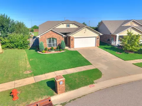 1017 Bear Mountain Dr, Norman, OK 73069