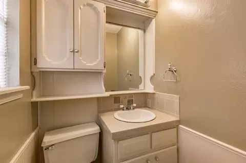 Bath - 1220 E Brooks St, Norman, OK 73071 photo 2 of 3