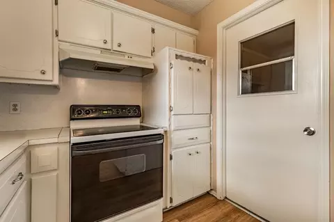 Kitchen - 1220 E Brooks St, Norman, OK 73071 photo 2 of 2