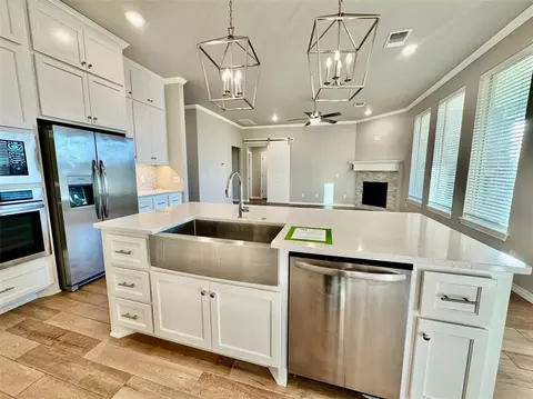 Kitchen - 8416 Rainier St, Edmond, OK 73034 photo 2 of 7