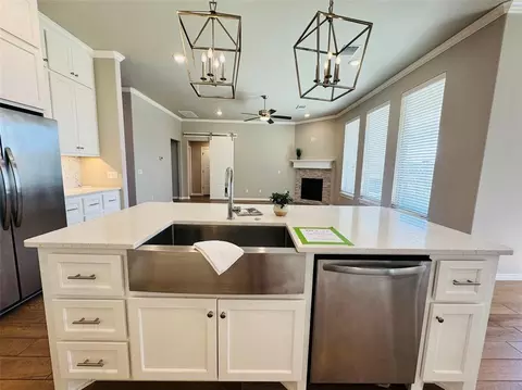 Kitchen - 8416 Rainier St, Edmond, OK 73034 photo 5 of 7