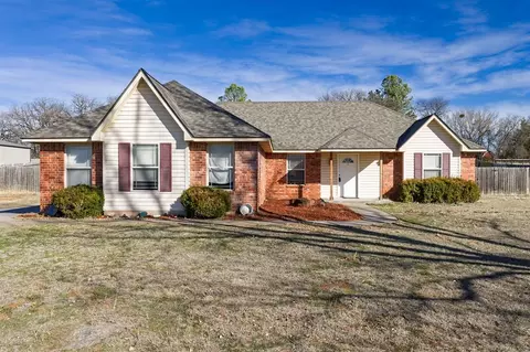 41200 Cottage Dr, Shawnee, OK 74804