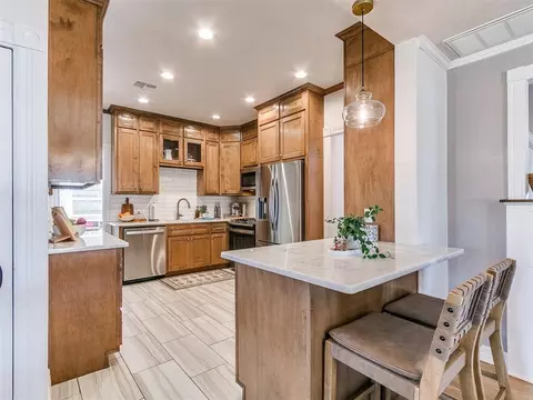 Kitchen - 502 SW 5th St, Tuttle, OK 73089 photo 3 of 6