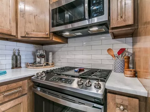 Kitchen - 502 SW 5th St, Tuttle, OK 73089 photo 6 of 6
