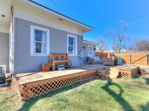 Exterior - 502 SW 5th St, Tuttle, OK 73089 photo 8 of 13