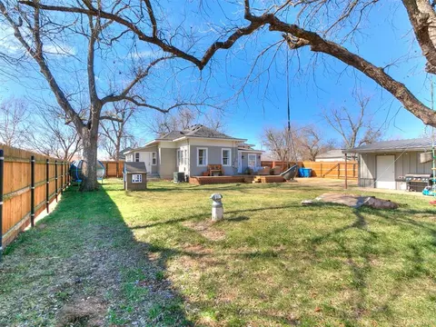 Exterior - 502 SW 5th St, Tuttle, OK 73089 photo 12 of 13