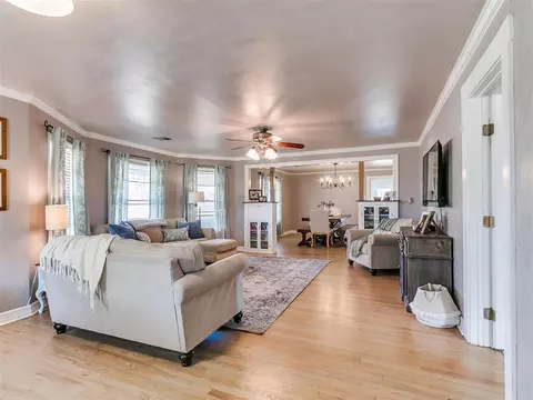 Living - 502 SW 5th St, Tuttle, OK 73089 photo 3 of 4