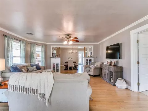 Living - 502 SW 5th St, Tuttle, OK 73089 photo 4 of 4