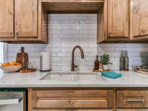 Kitchen - 502 SW 5th St, Tuttle, OK 73089 photo 5 of 6
