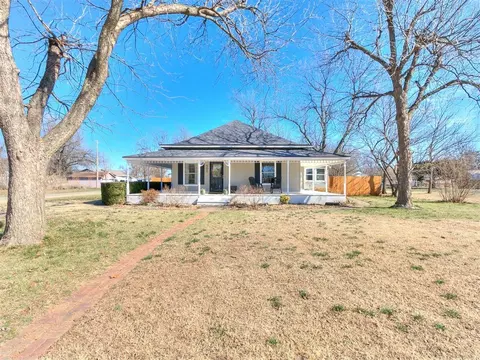 Other - 502 SW 5th St, Tuttle, OK 73089 photo 2 of 9