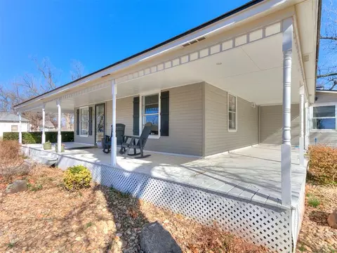 Exterior - 502 SW 5th St, Tuttle, OK 73089 photo 2 of 13