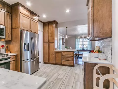 Kitchen - 502 SW 5th St, Tuttle, OK 73089 photo 4 of 6