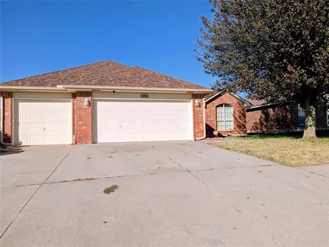 2705 SE 92nd Cir, Moore, OK 73160