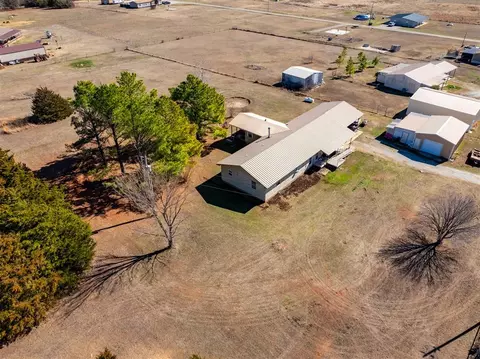 30057 Johnson Rd, Maud, OK 74854