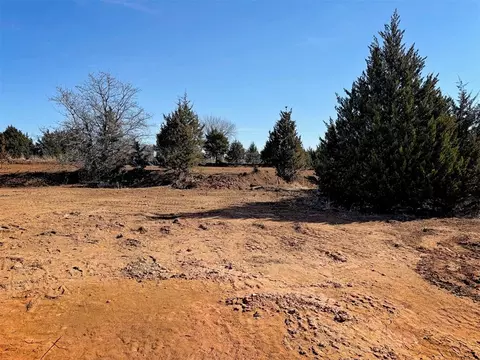 9300 W Elisabeth Dr, Guthrie, OK 73044
