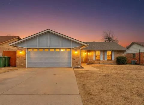 815 Dorchester Dr, Yukon, OK 73099