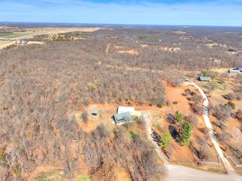 View/Area - 18795 Wildhorse Ln, Harrah, OK 73045 photo 4 of 5