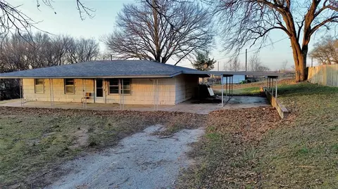 401 E Ctr, Lexington, OK 73051