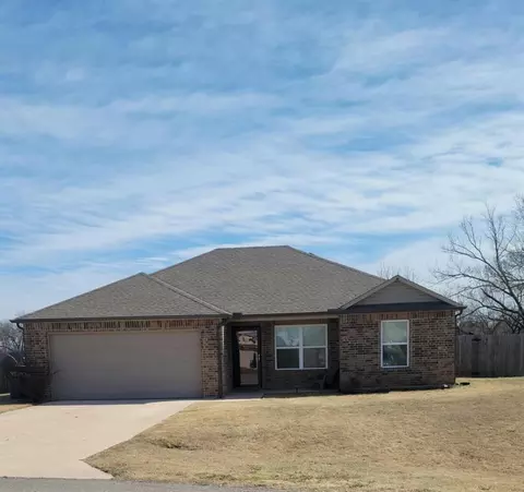 42197 Max Henry Dr, Shawnee, OK 74804