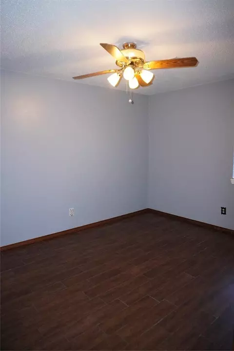 Bedroom - 503 S Clifford Ct, Wayne, OK 73095 photo 1 of 3