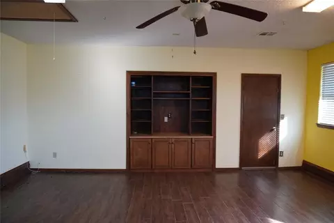 Living - 503 S Clifford Ct, Wayne, OK 73095 photo 3 of 3