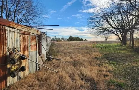 Exterior - 315 S Harmony Rd, Cushing, OK 74023 photo 5 of 6