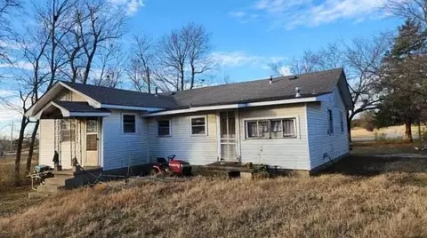 315 S Harmony Rd, Cushing, OK 74023