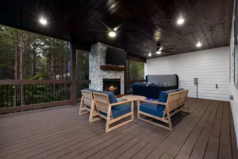 Exterior - 703 Virginia Pine Pl, Broken Bow, OK 74728 photo 8 of 15