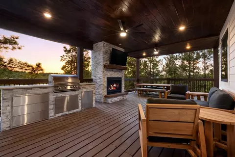 Exterior - 703 Virginia Pine Pl, Broken Bow, OK 74728 photo 3 of 15