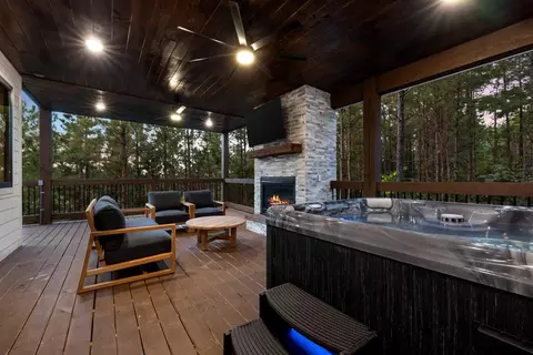Exterior - 703 Virginia Pine Pl, Broken Bow, OK 74728 photo 10 of 15