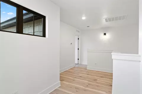 Entry Way - 1401 SW 160th St, Moore, OK 73170 photo 3 of 4