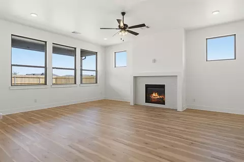 Living - 1401 SW 160th St, Moore, OK 73170 photo 3 of 5