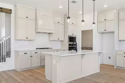 Kitchen - 1401 SW 160th St, Moore, OK 73170 photo 1 of 5