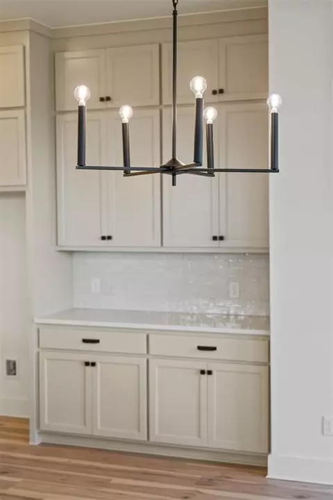 Dining - 1401 SW 160th St, Moore, OK 73170 photo 2 of 2